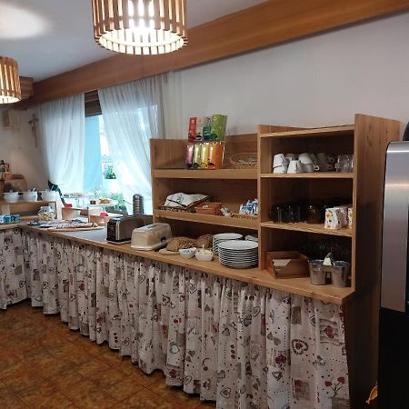 Garni Monika Bed and Breakfast Canazei Eksteriør billede