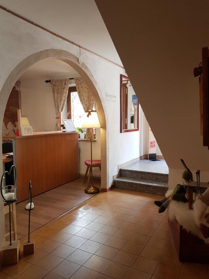 Garni Monika Bed and Breakfast Canazei Eksteriør billede