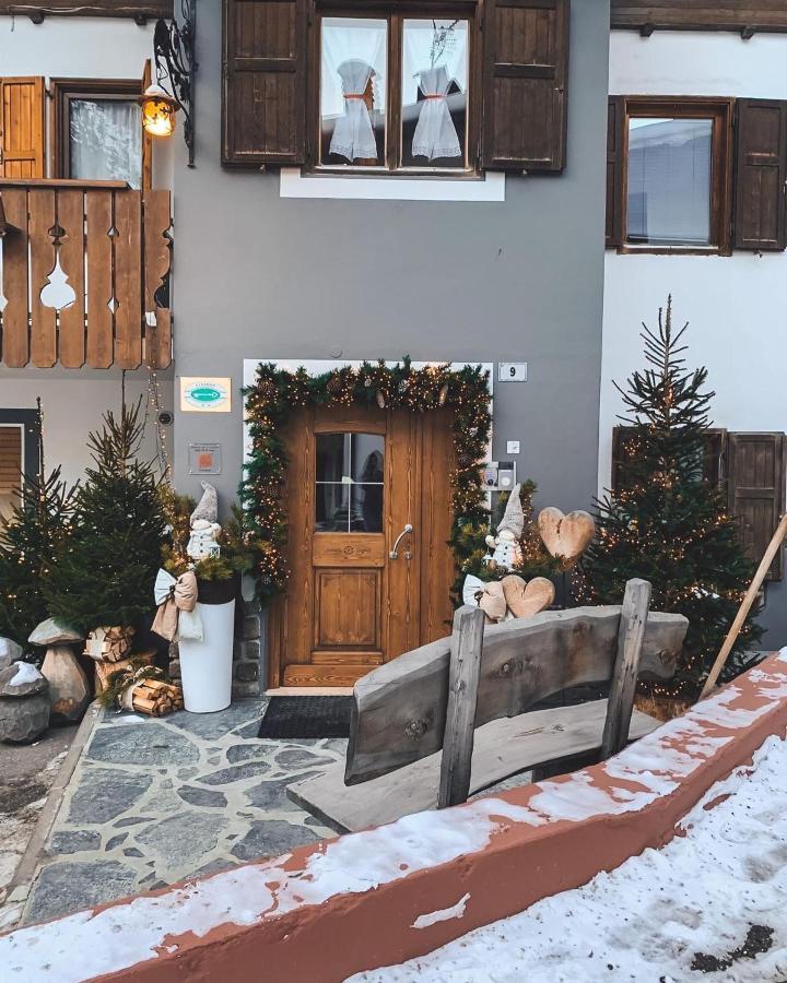 Garni Monika Bed and Breakfast Canazei Eksteriør billede