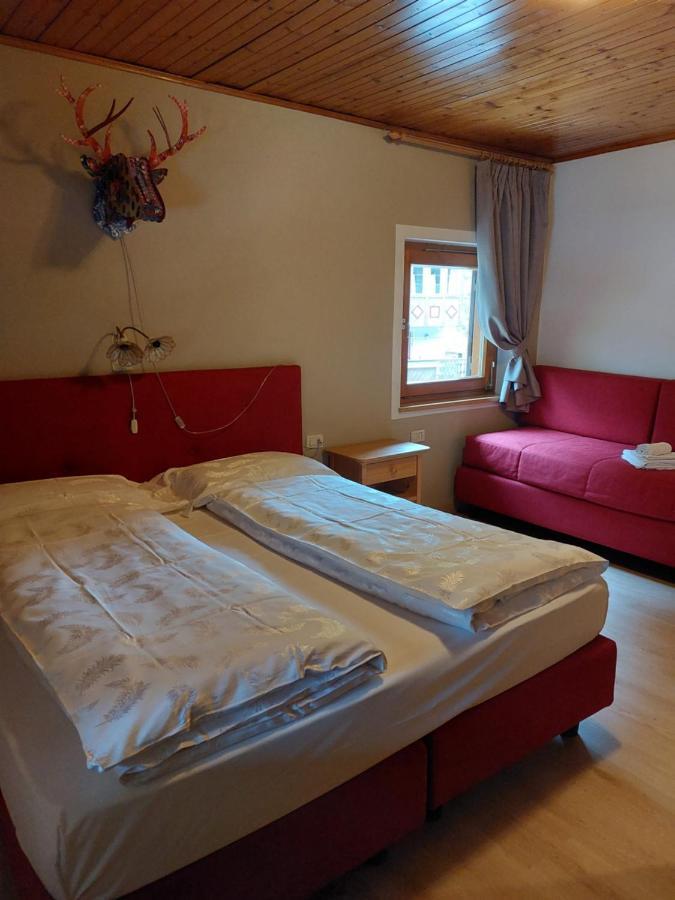 Garni Monika Bed and Breakfast Canazei Eksteriør billede