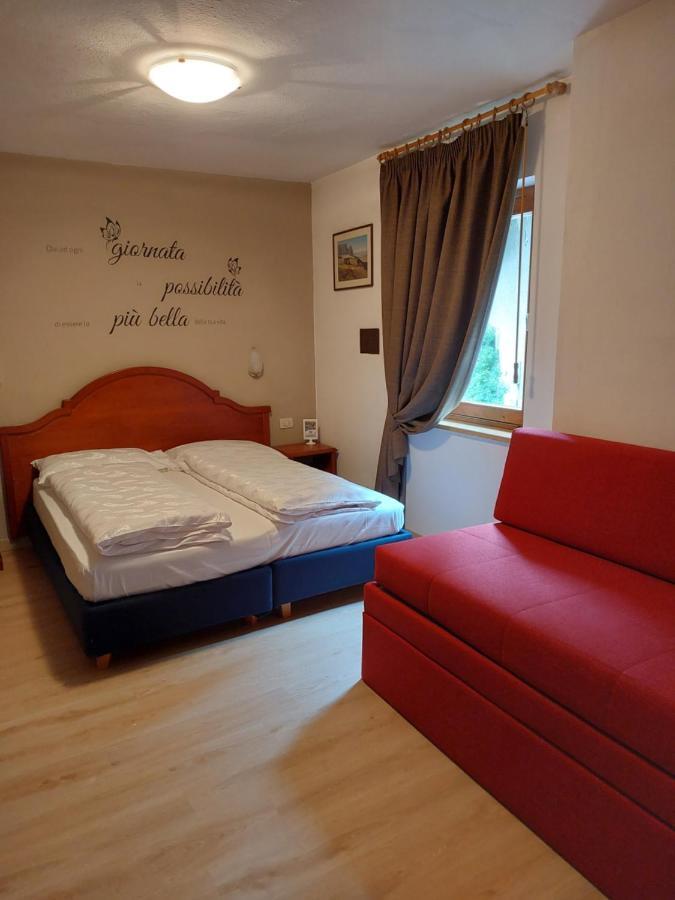Garni Monika Bed and Breakfast Canazei Eksteriør billede