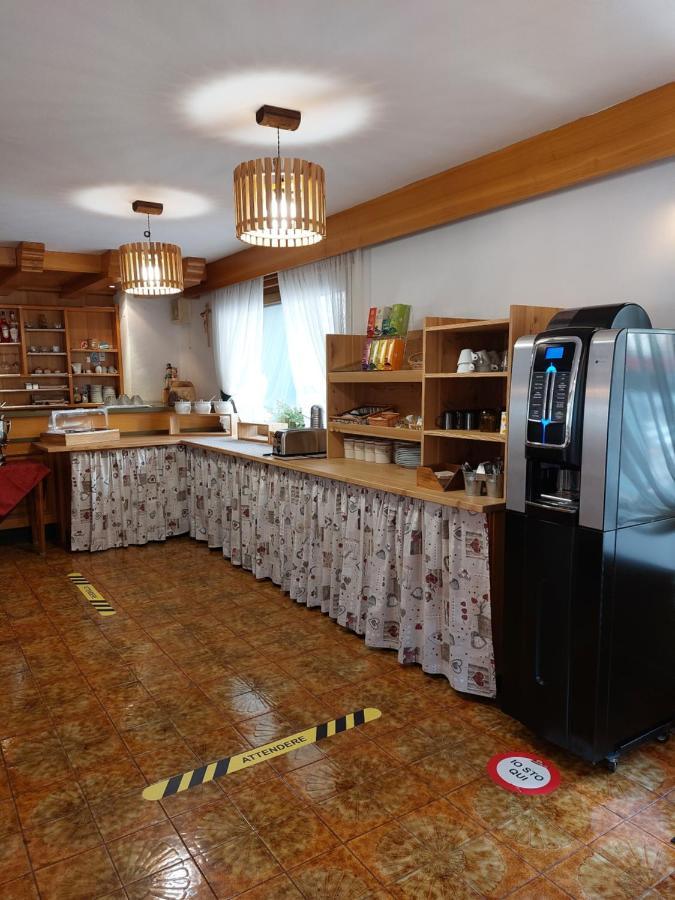Garni Monika Bed and Breakfast Canazei Eksteriør billede