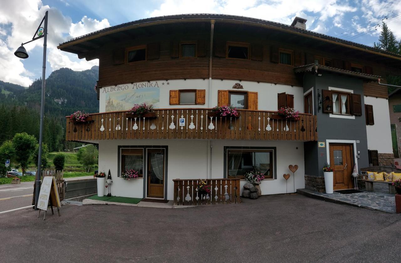 Garni Monika Bed and Breakfast Canazei Eksteriør billede