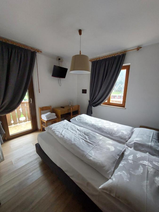 Garni Monika Bed and Breakfast Canazei Eksteriør billede