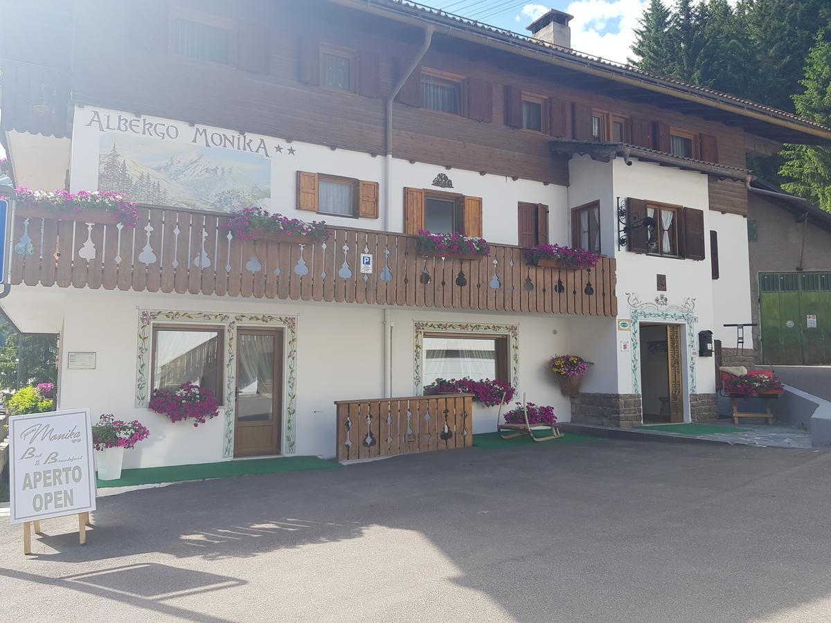 Garni Monika Bed and Breakfast Canazei Eksteriør billede
