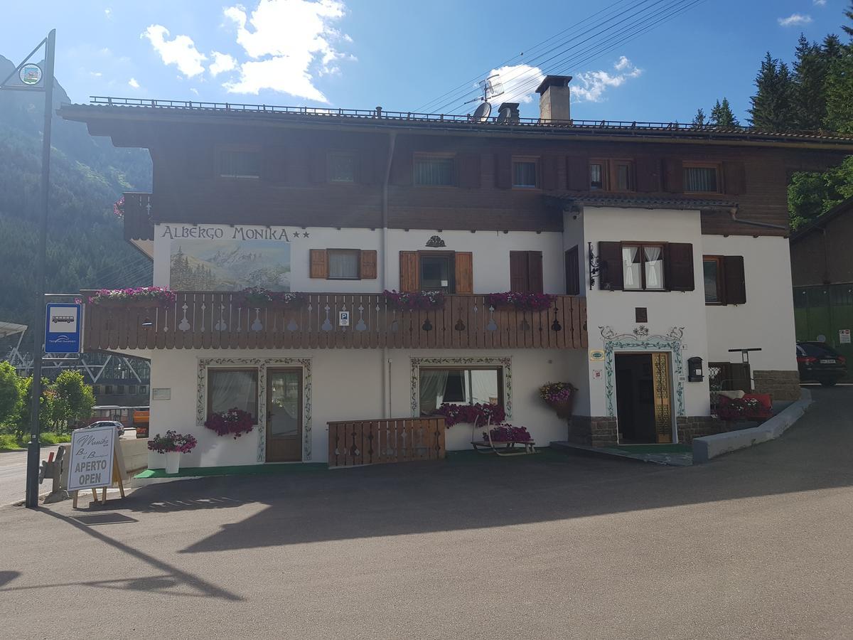 Garni Monika Bed and Breakfast Canazei Eksteriør billede